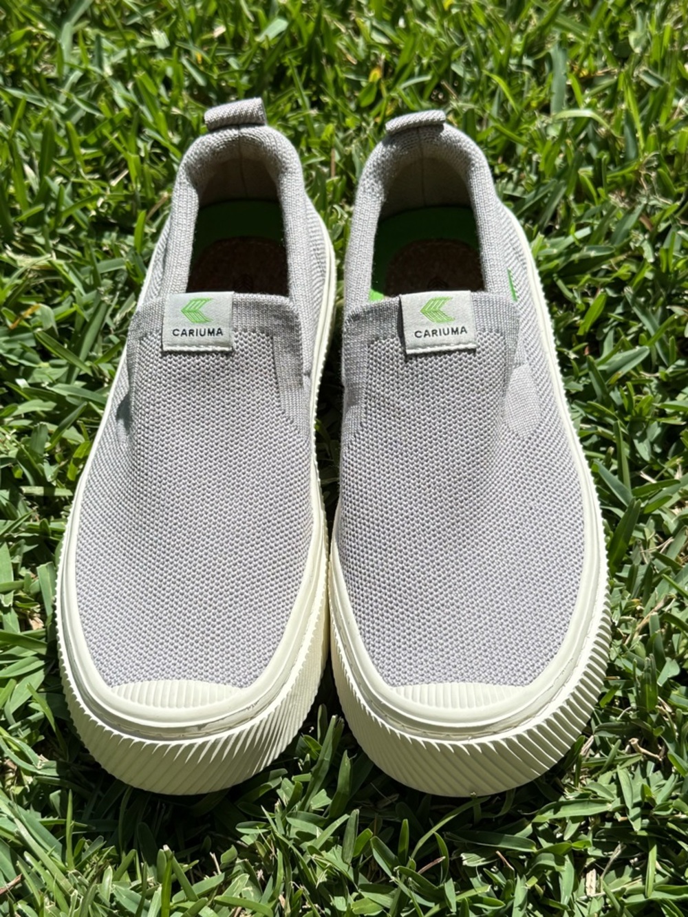 Cariuma Isi Slip-Ons in Light Gray and Off-White